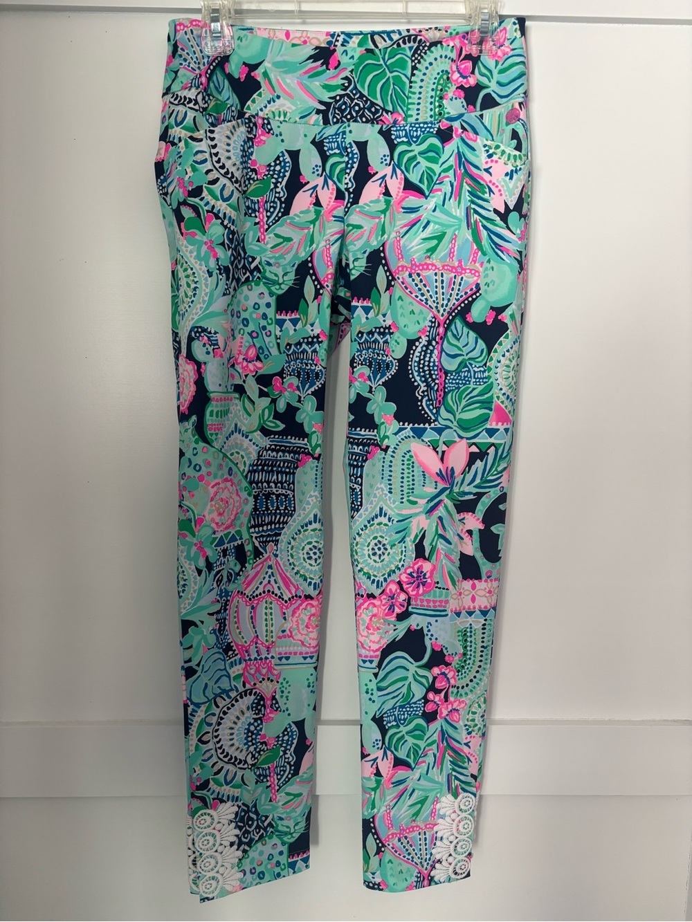 Lilly Pulitzer Luxletic Corso Lookin Sharp UPF 50+ Golf Pants Sz 4